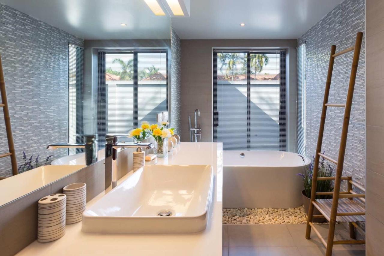 Villa Crystal Two-Bedroom Private Pool Villa Phuket Bagian luar foto