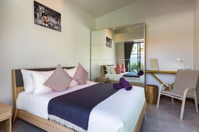 Villa Crystal Two-Bedroom Private Pool Villa Phuket Bagian luar foto