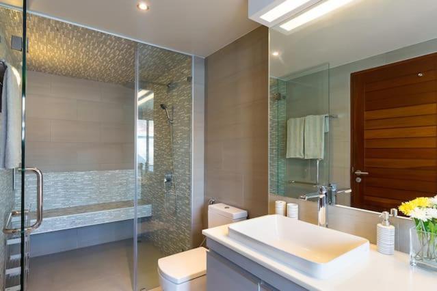 Villa Crystal Two-Bedroom Private Pool Villa Phuket Bagian luar foto